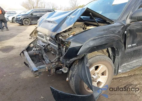 2005 Toyota 4Runner Sr5 V6 z USA, uszkodzony, nr VIN JTEBU14R850065256